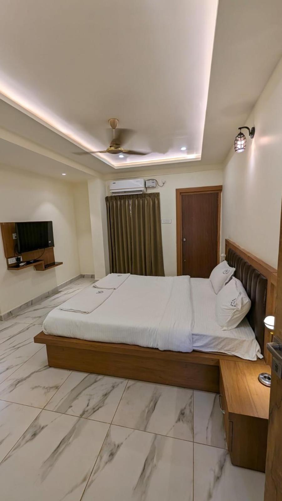 Hotel Mythri Residency Hubli Exterior foto